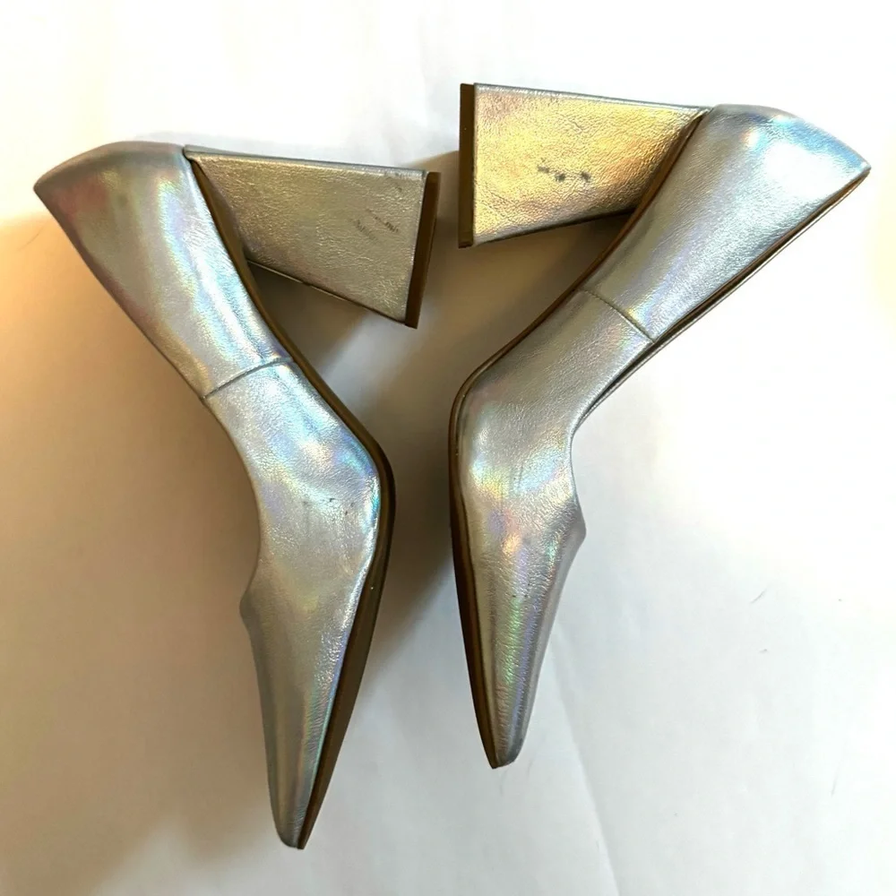 Belize Pump In Silver Iridescent